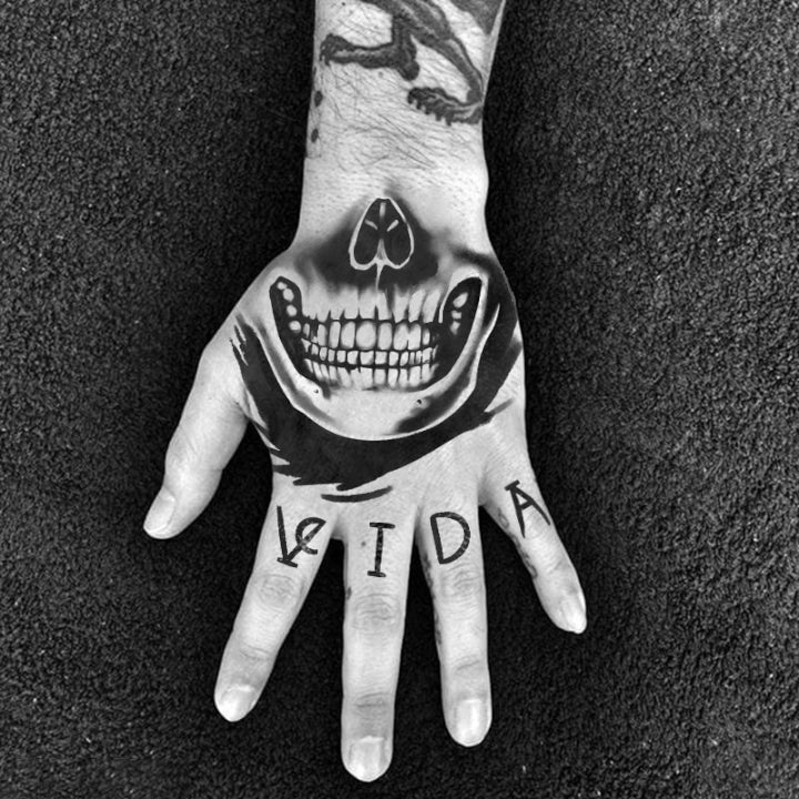 Hand Skull