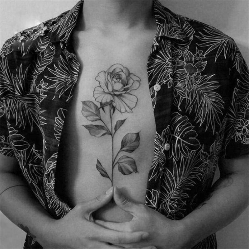 Tatouage éphémère temporaire rose noire