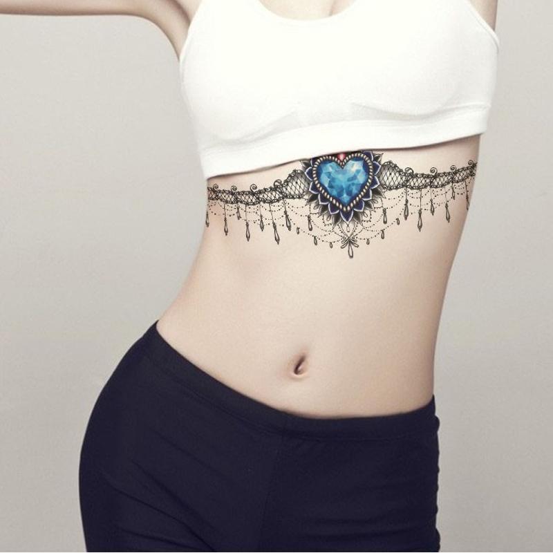 Tatouage éphémère temporaire underboob diamant bleu collier bijoux